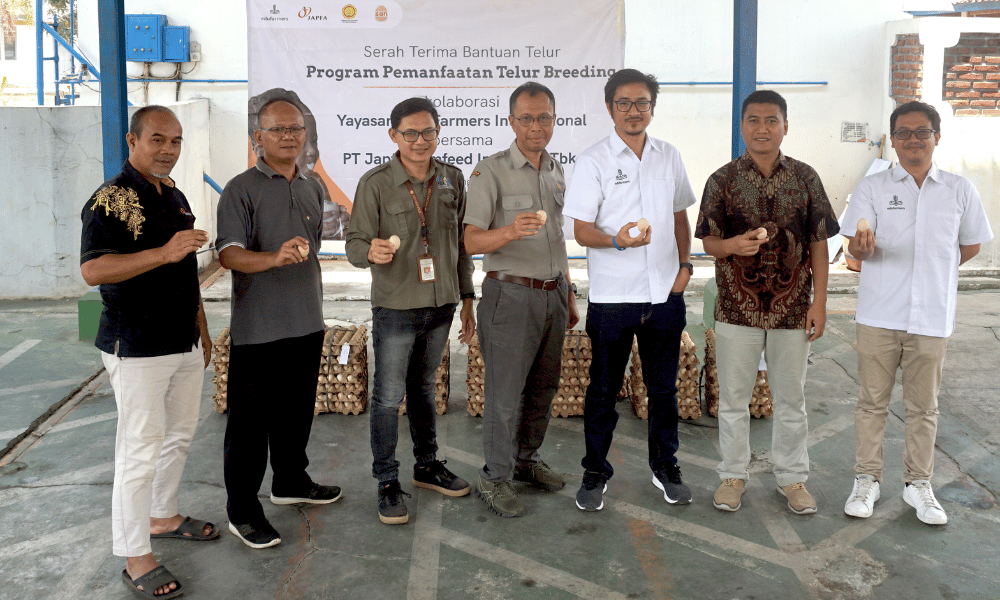 Serah Terima Bantuan Telur Breeding 
